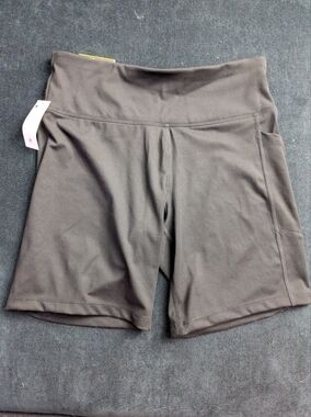 NWT! DKNY Black High Waisted Bike Shorts Size M